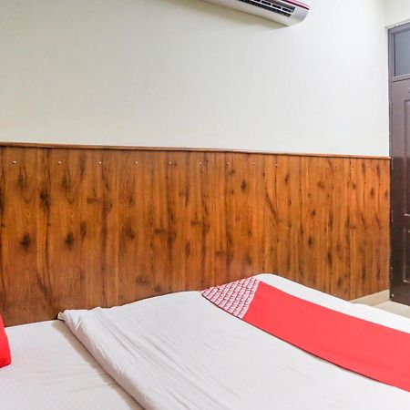 Hotel O Shri Sai Guest House Дели Экстерьер фото