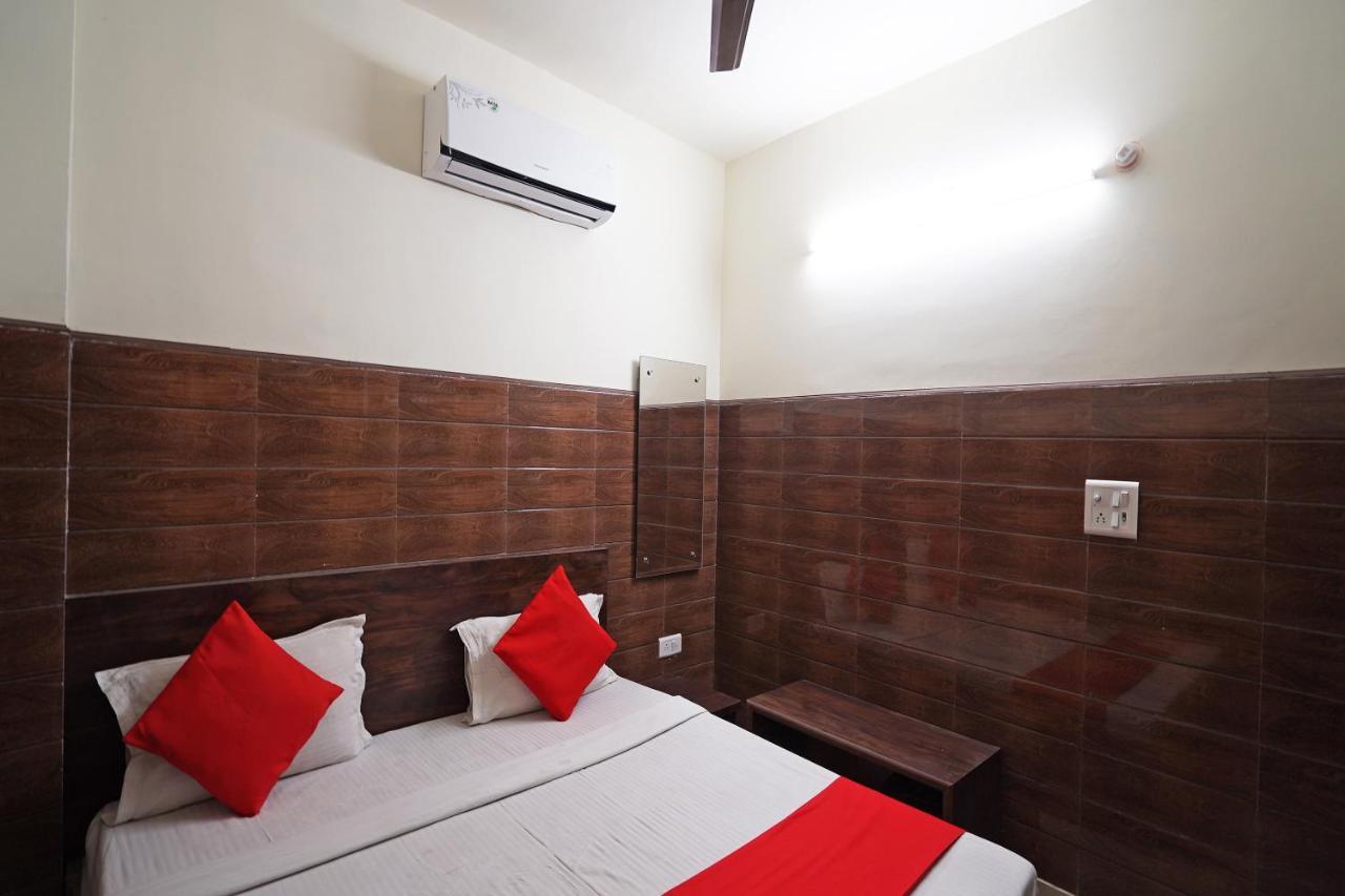 Hotel O Shri Sai Guest House Дели Экстерьер фото