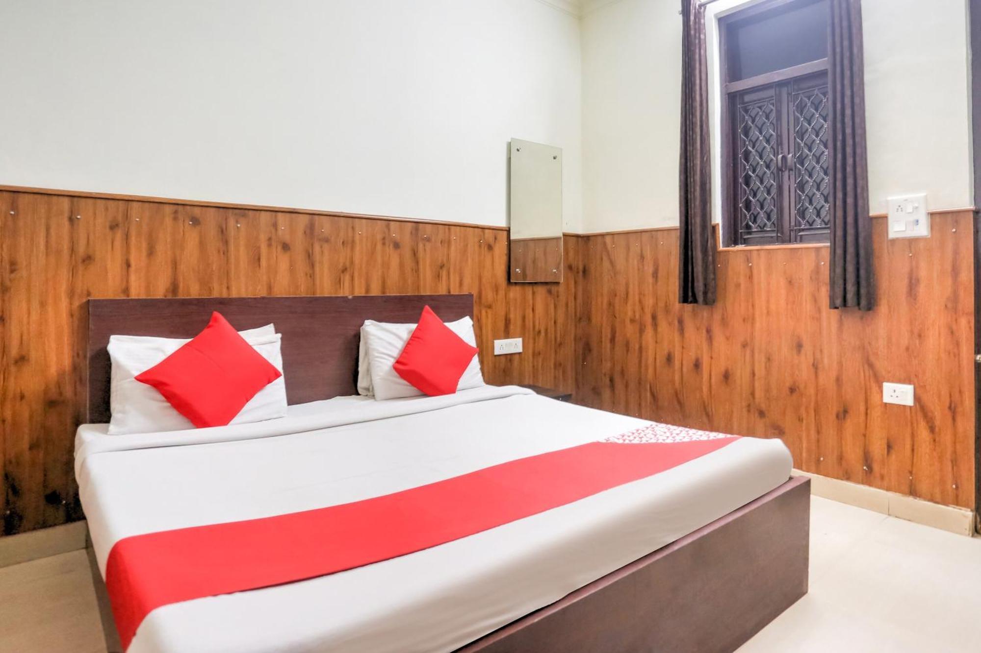 Hotel O Shri Sai Guest House Дели Экстерьер фото