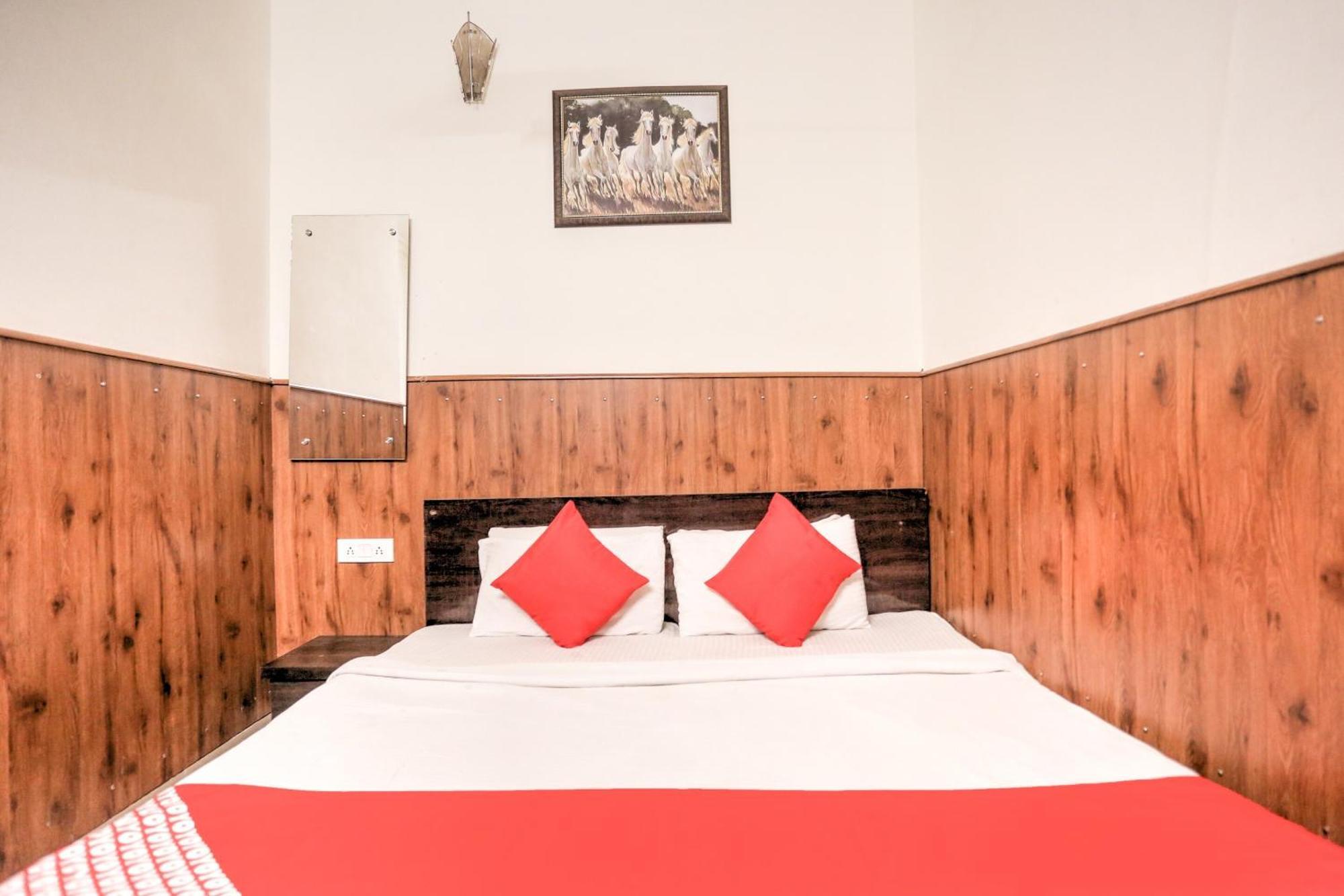 Hotel O Shri Sai Guest House Дели Экстерьер фото