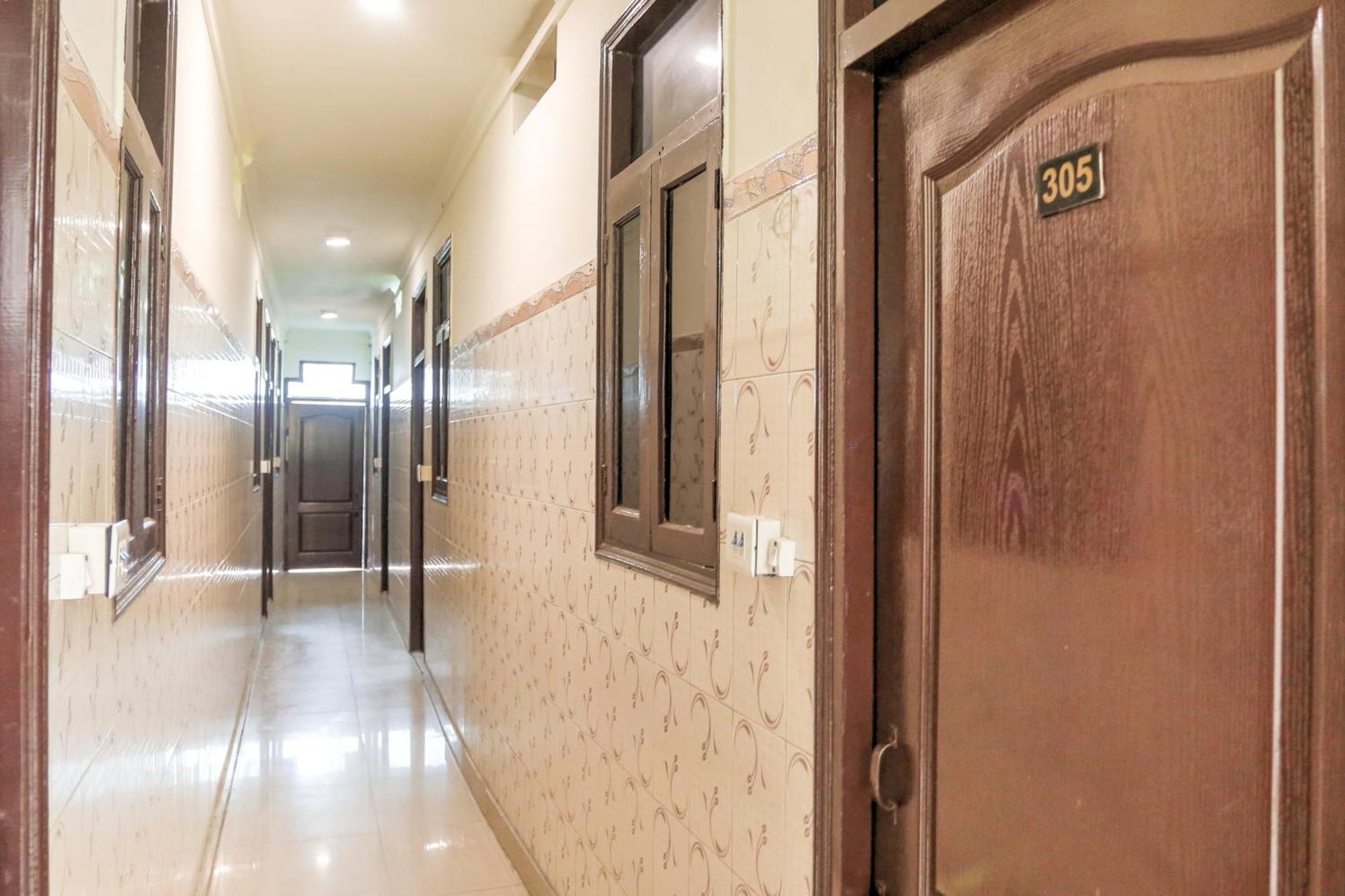 Hotel O Shri Sai Guest House Дели Экстерьер фото