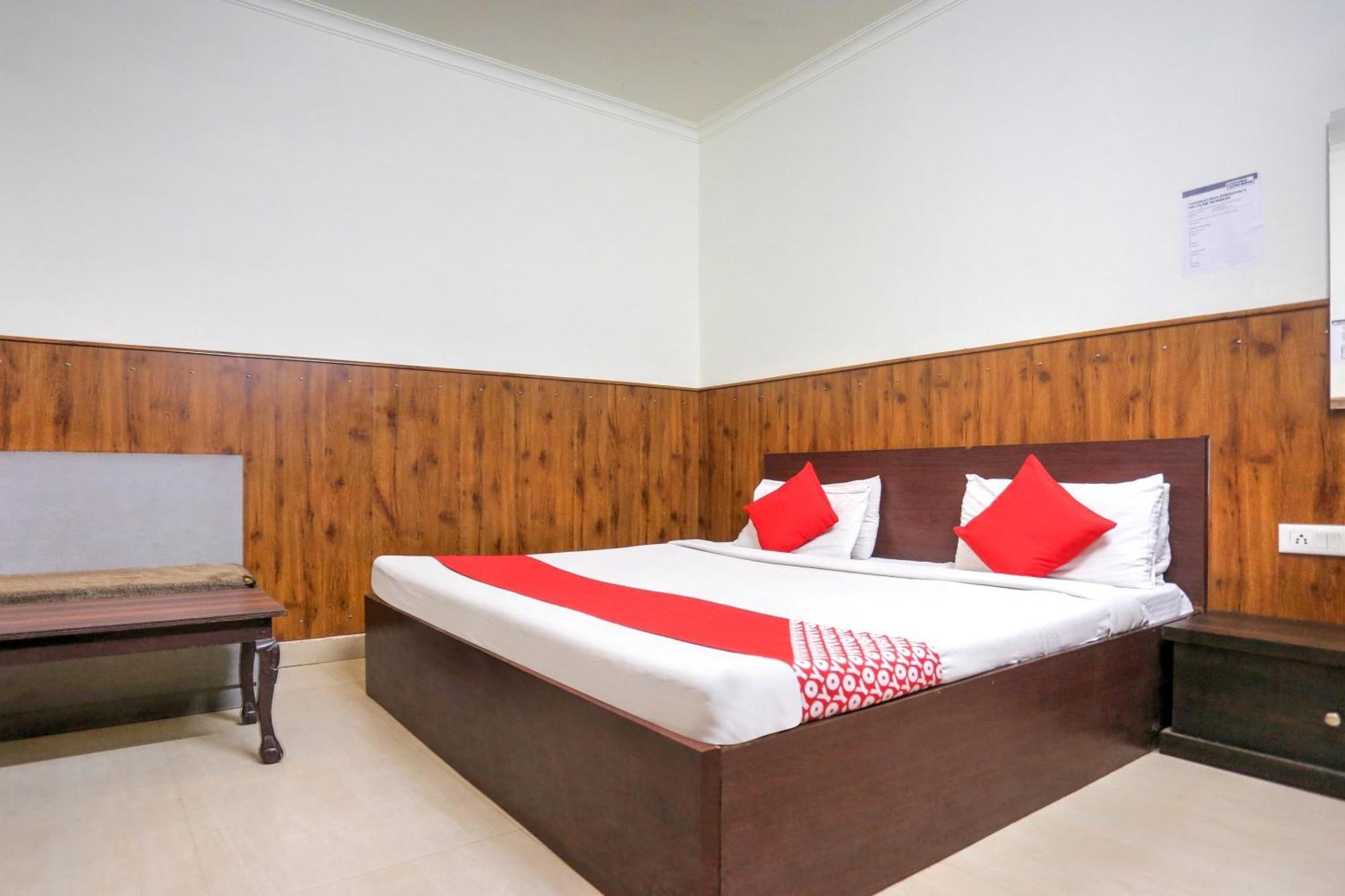 Hotel O Shri Sai Guest House Дели Экстерьер фото