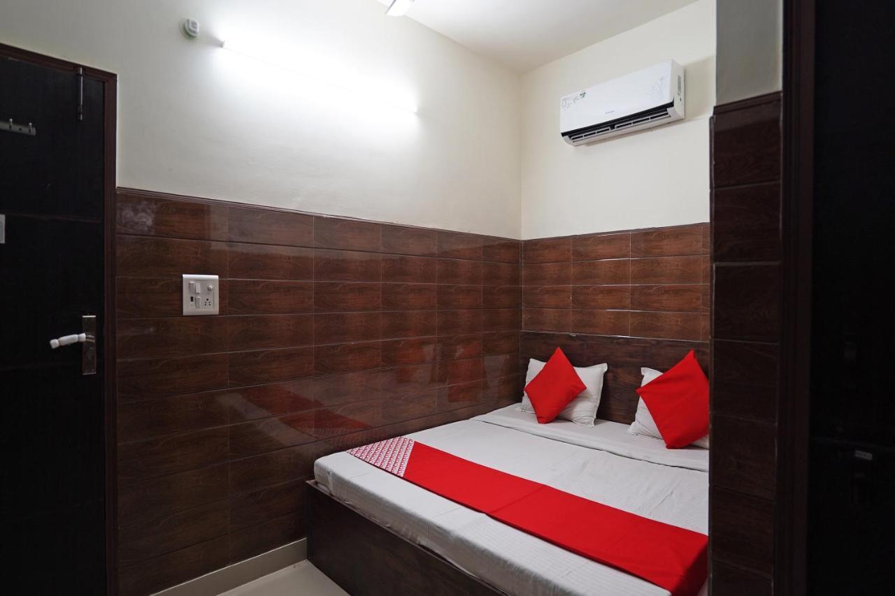 Hotel O Shri Sai Guest House Дели Экстерьер фото