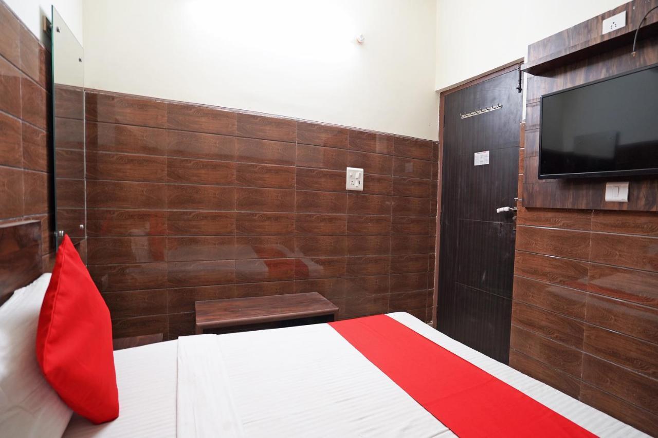 Hotel O Shri Sai Guest House Дели Экстерьер фото