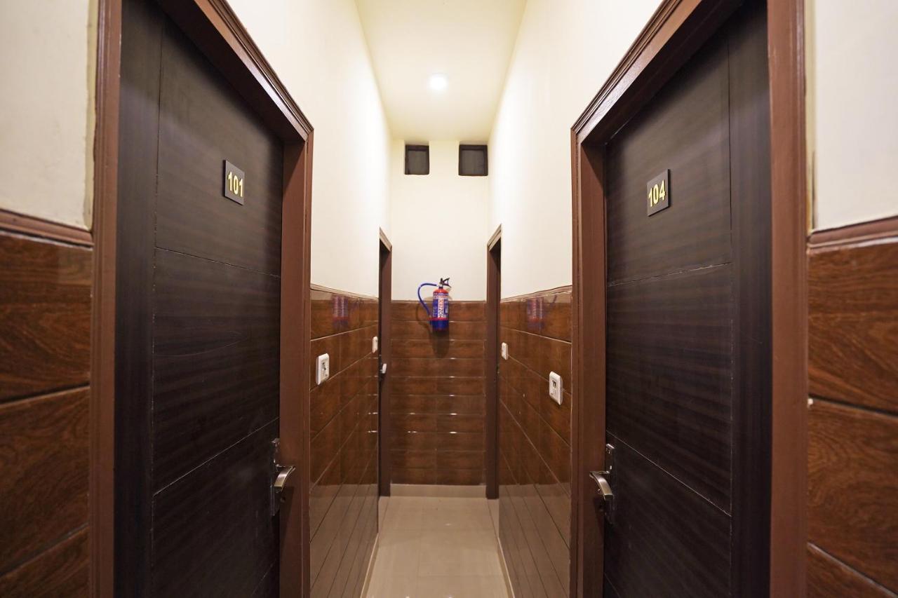 Hotel O Shri Sai Guest House Дели Экстерьер фото